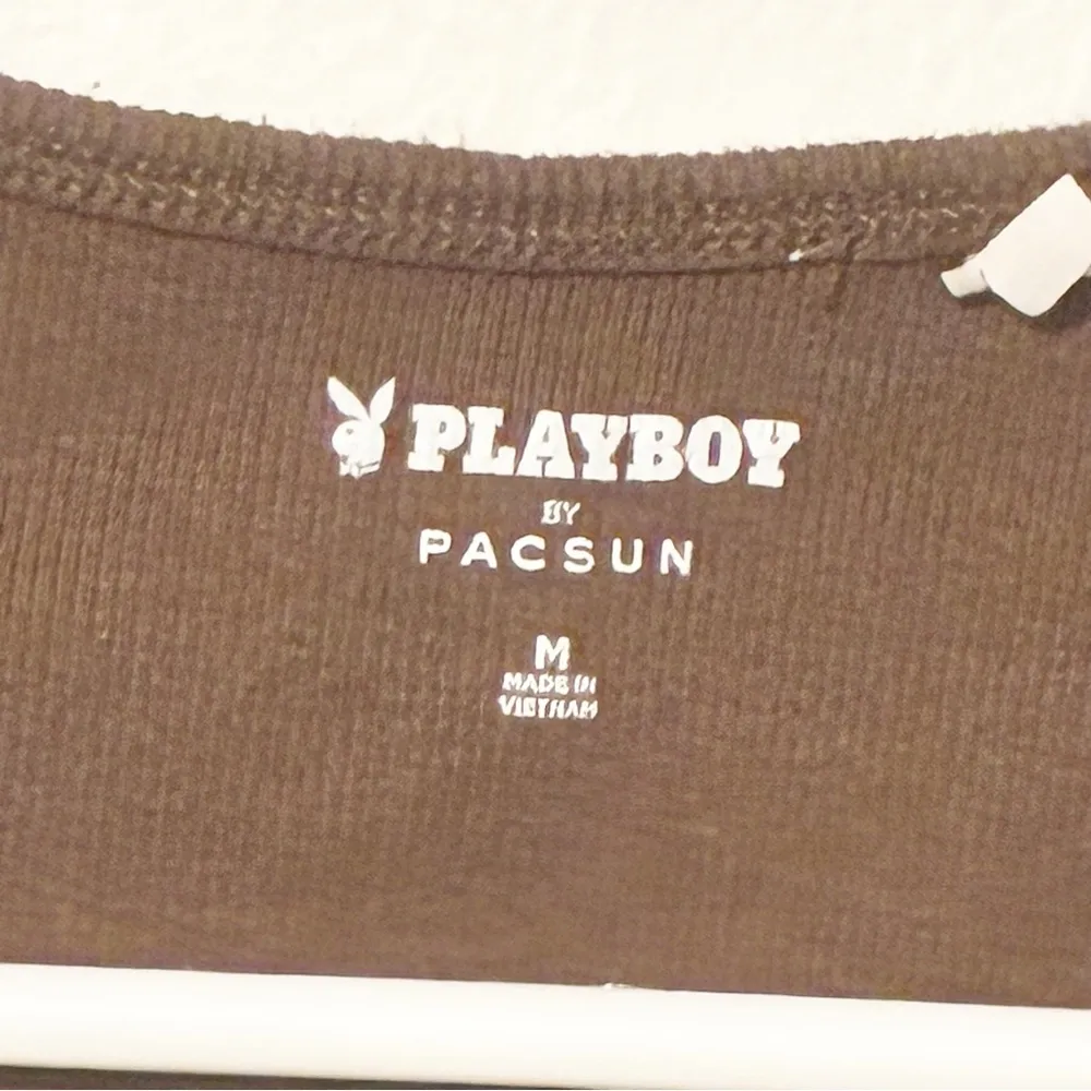 Playboy Size Medium Chocolate Brown Ribbed Cropped Tank Top Heart Graphic - Image 3
