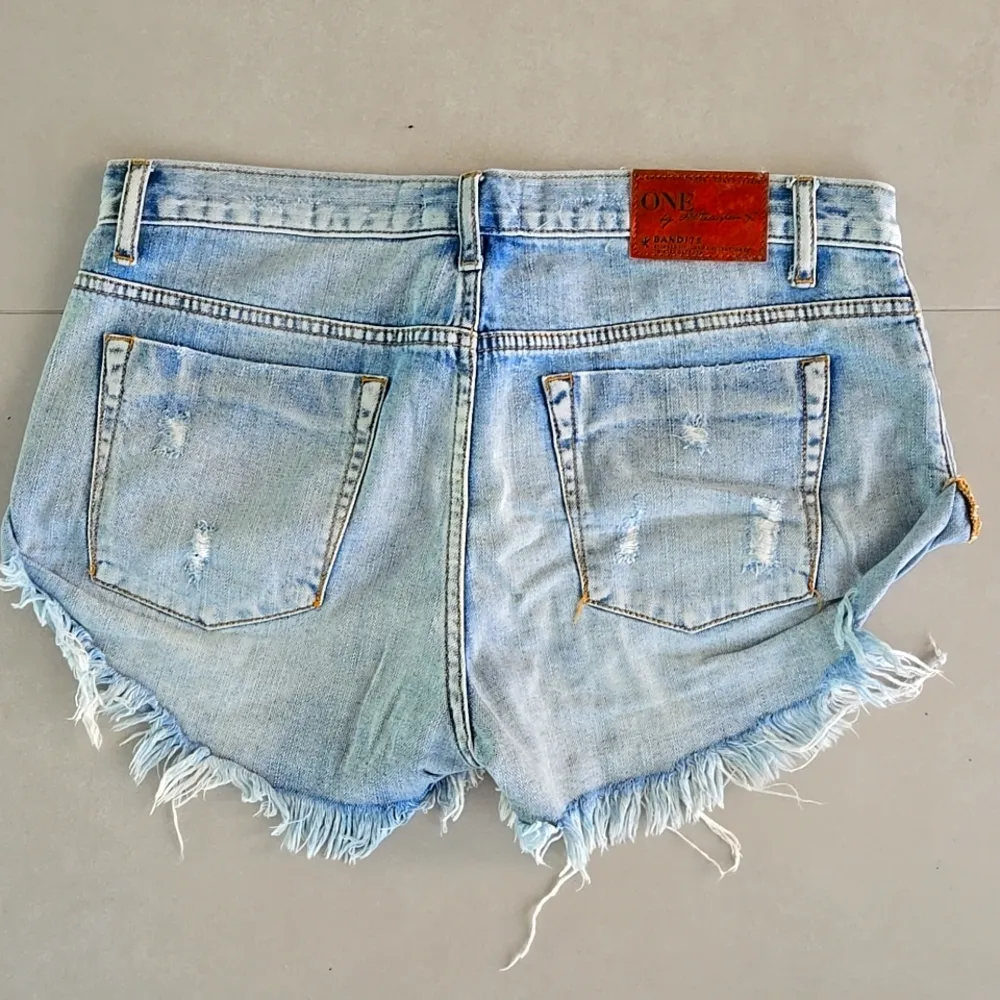 Bandits Distressed High Rise Women Shorts - Image 4