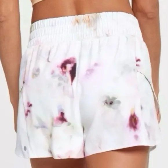 Calia by Carrie Underwood Step Up Performance Watercolor Running Outdoor Shorts White Size L - Image 3