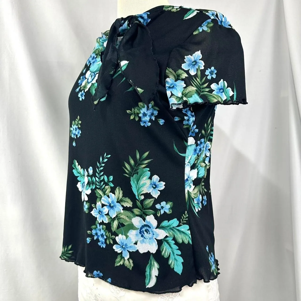 NOTCHES VTG 90s Black Blue Floral Print Short Sleeve Top Neck Tie Womens M Fairy Size M - Image 3