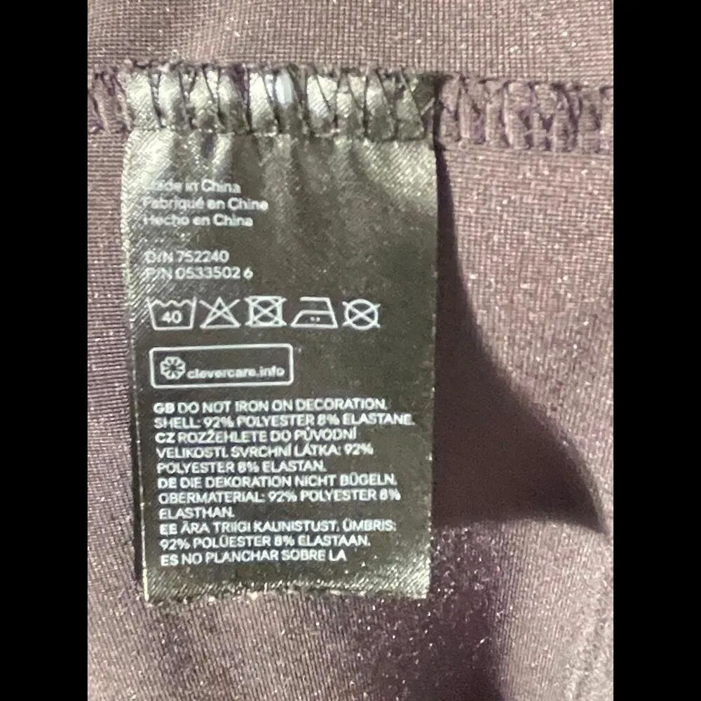 Divided by H&M size 14 velour dress with patches - Image 7