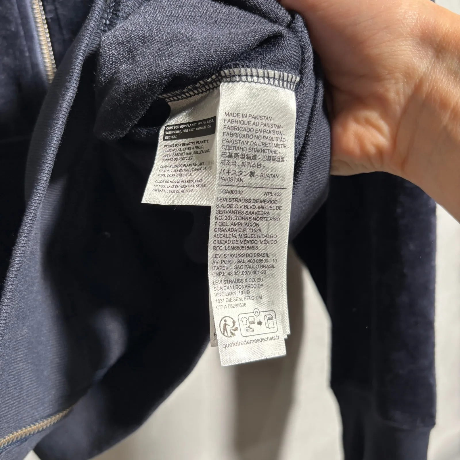 NWT Levis Graphic Liam Hoodie Sweatshirt Womens M Navy Blue Gold Jacket Velour - Image 7