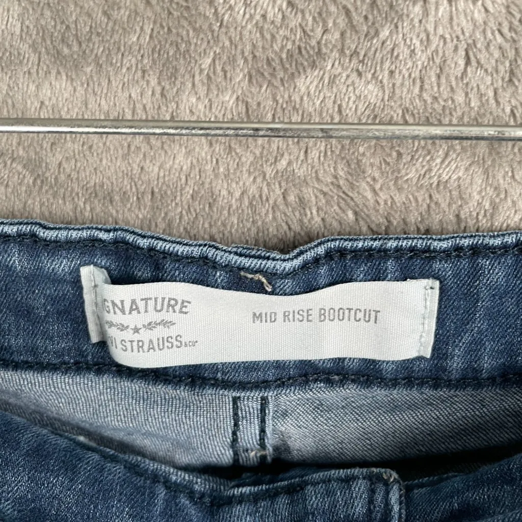 Signature Levi Strauss Mid Rise Bootcut Jeans Women’s 10 W30 L34 Distressed Blue - Image 3
