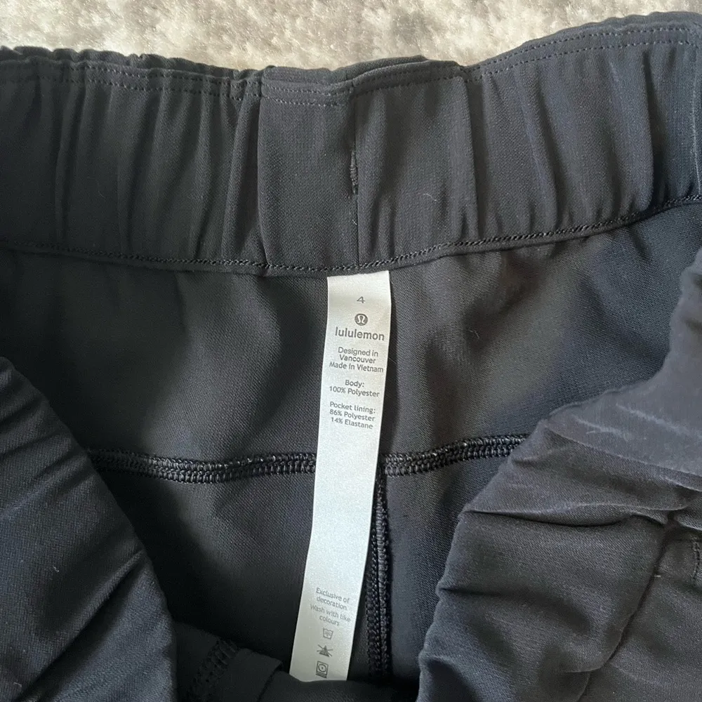 Lululemon On The Fly Short *Woven *2.5" Black - Image 6