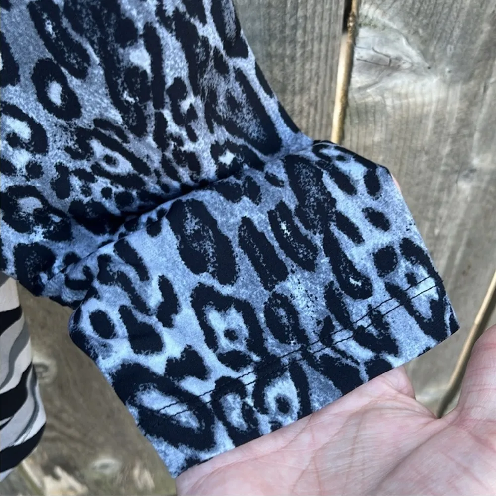 Like New Susan Graver Artisan Mixed Print Beaded Liquid Knit Top Black Grey XL - Image 4