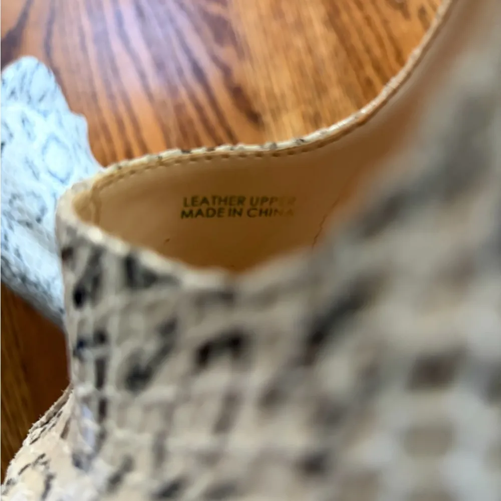 Tahari Walden Shoes Heels 8.5 Snake Print Peep Toe Slip on Pump - Image 8