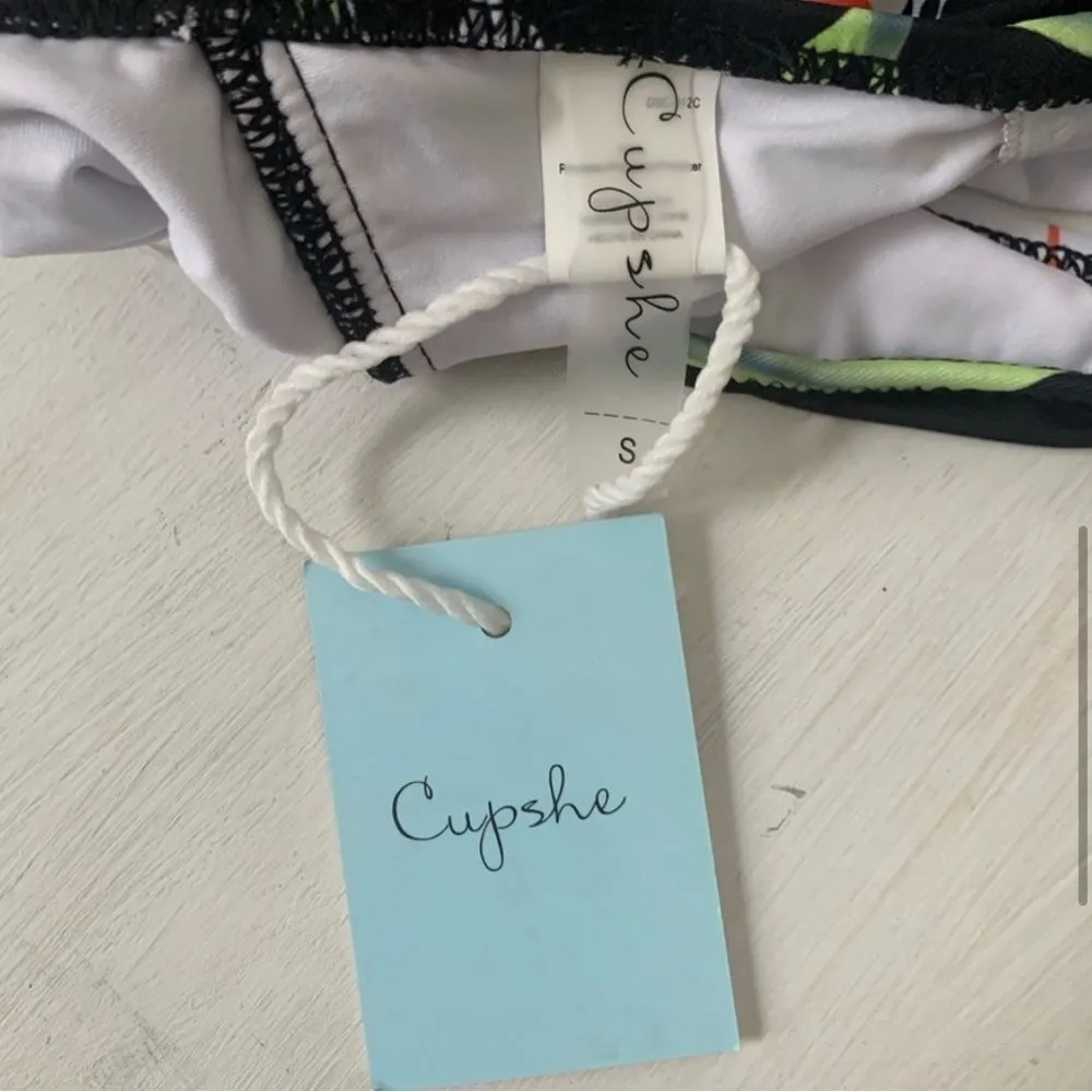 Cupshe Floral Years of Flowers Halter Swimsuit Sz S - Image 7