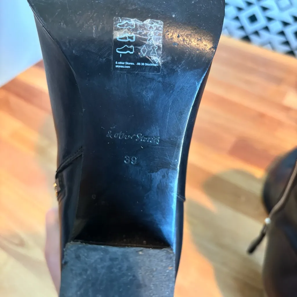 & Other Stories Black Leather Rounded Toe Ankle Boot Gold Zipper Women's Size 9 - Image 12