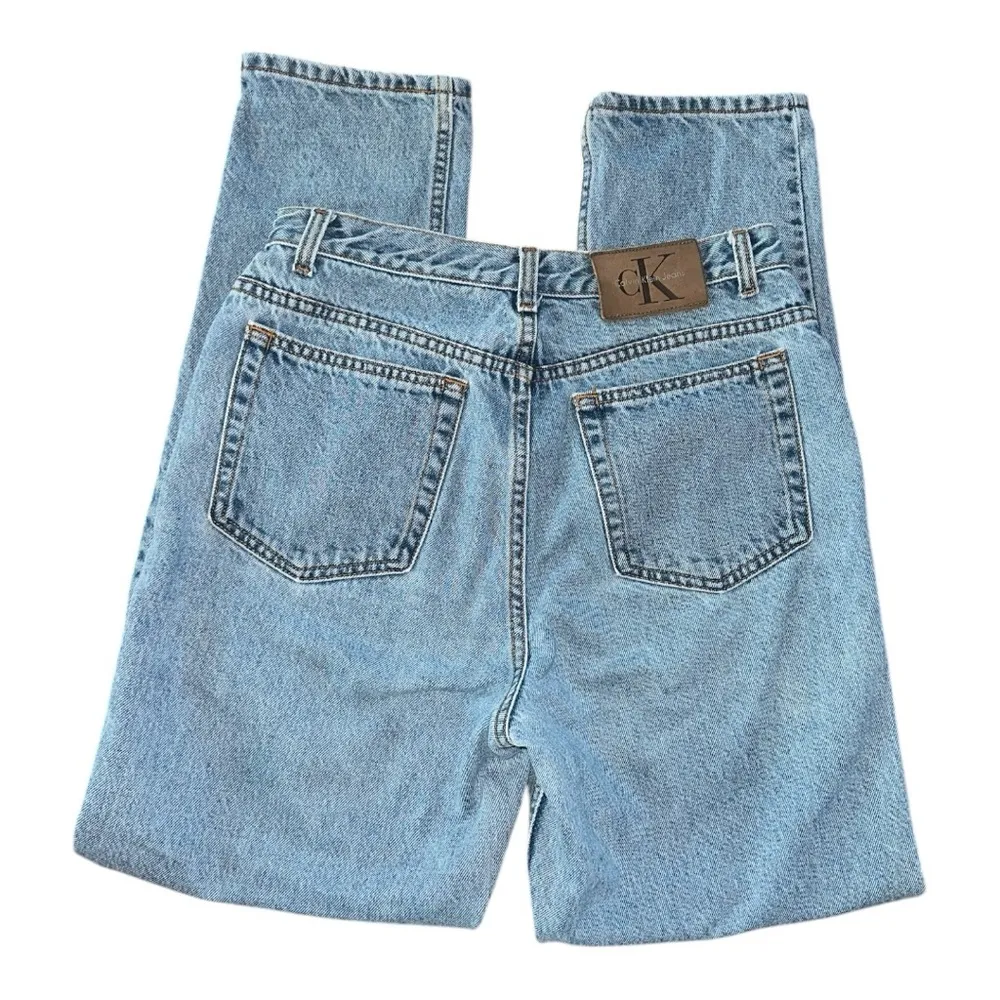 Vintage Calvin Klein women’s Classic light wash Blue Denim Jeans size 12 - Image 8