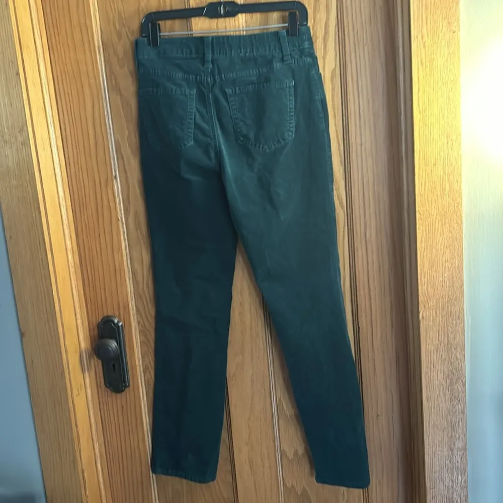ST JOHNS BAY Forest Green corduroy stretch straight leg pants size 8 - Image 4