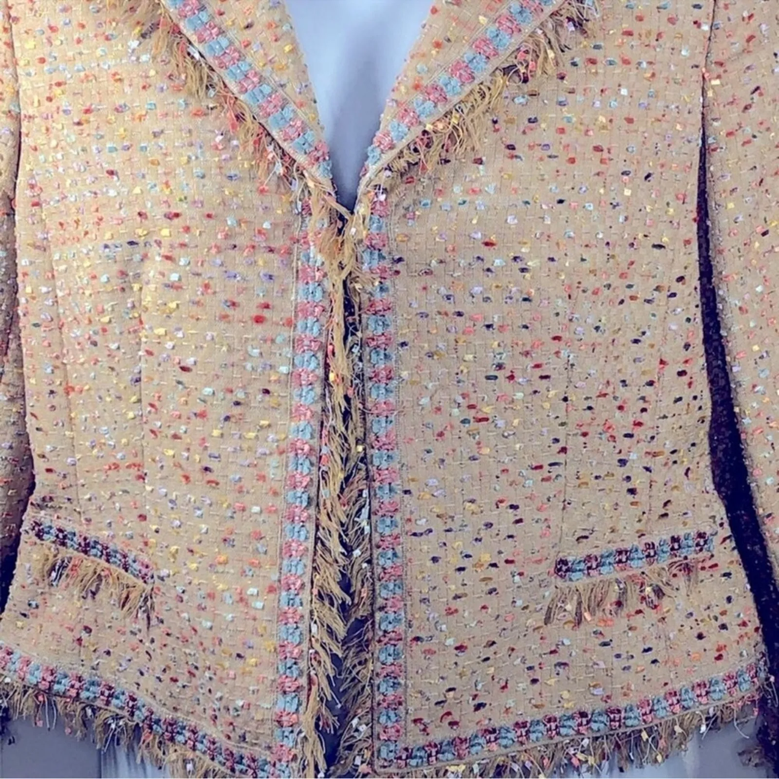 Bergamo Studio Tan Boucle Tweed Fringe Blazer Size Medium - Image 7