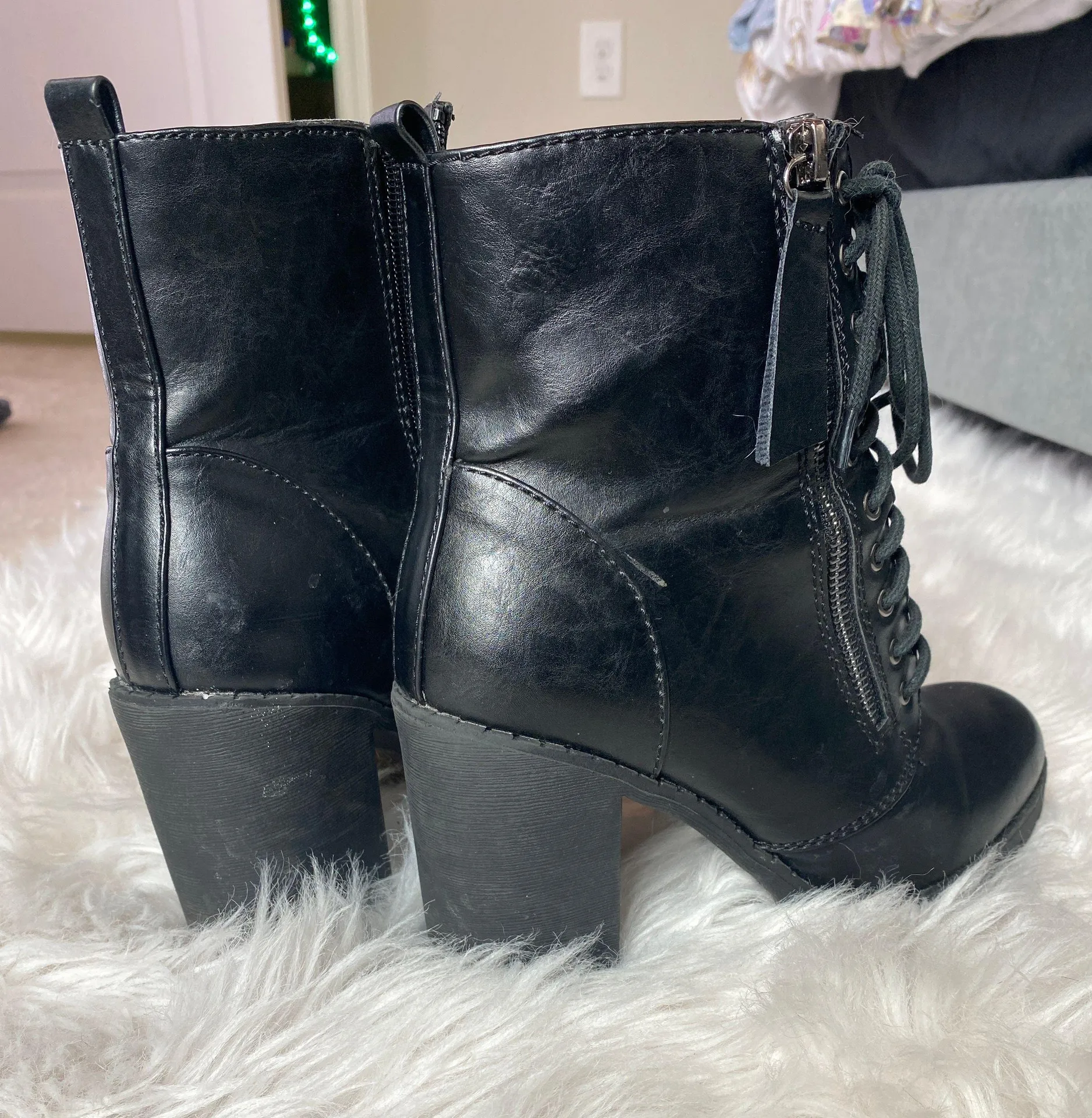 Black Bootie Heels Size 7 - Image 3