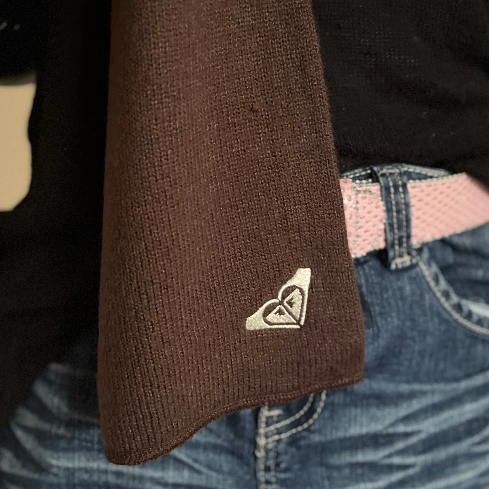 VTG Y2K Roxy | Brown Knit Logo Detail Scarf | Grunge Accessory - Image 3