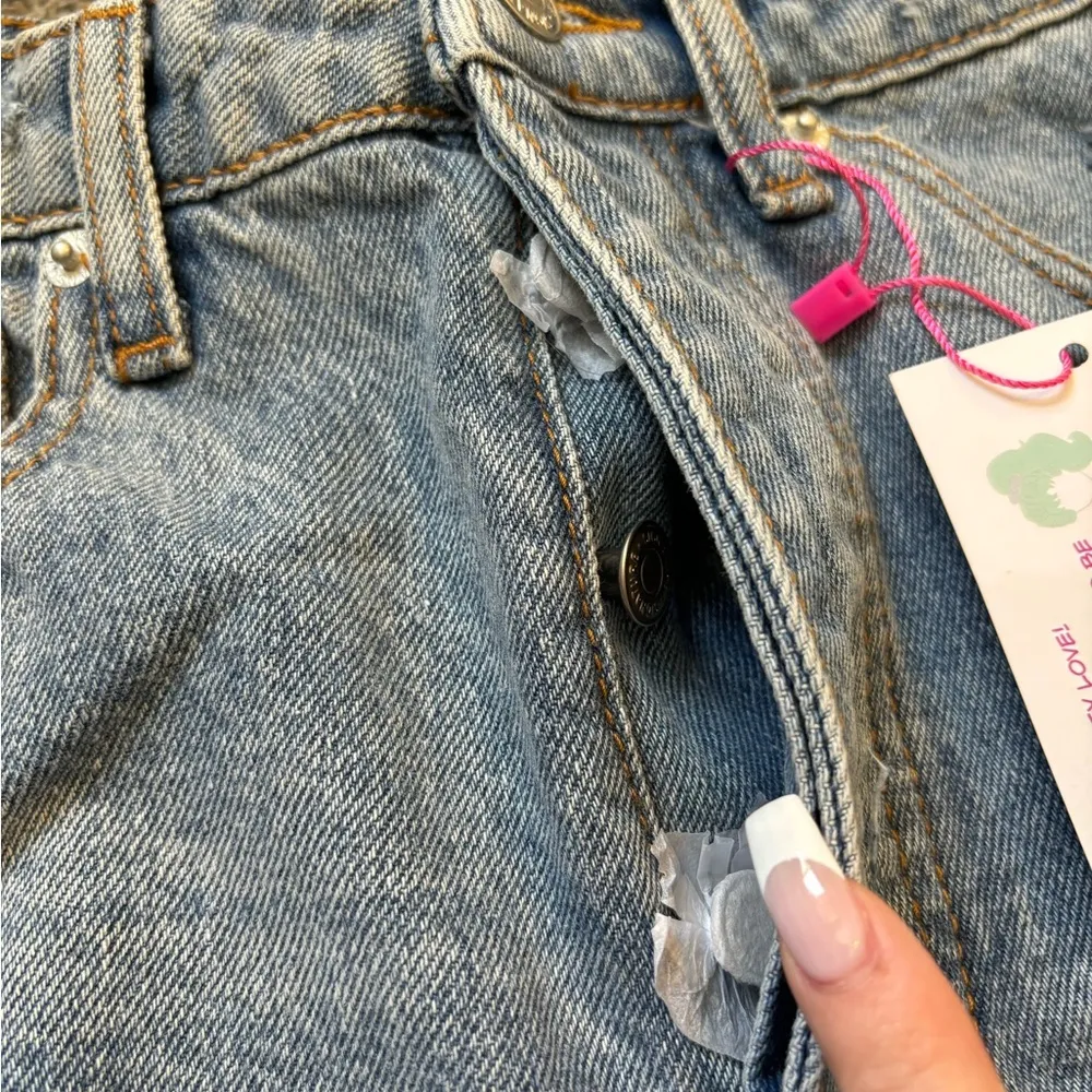 Signature 8 Distressed Jean Shorts - Image 4