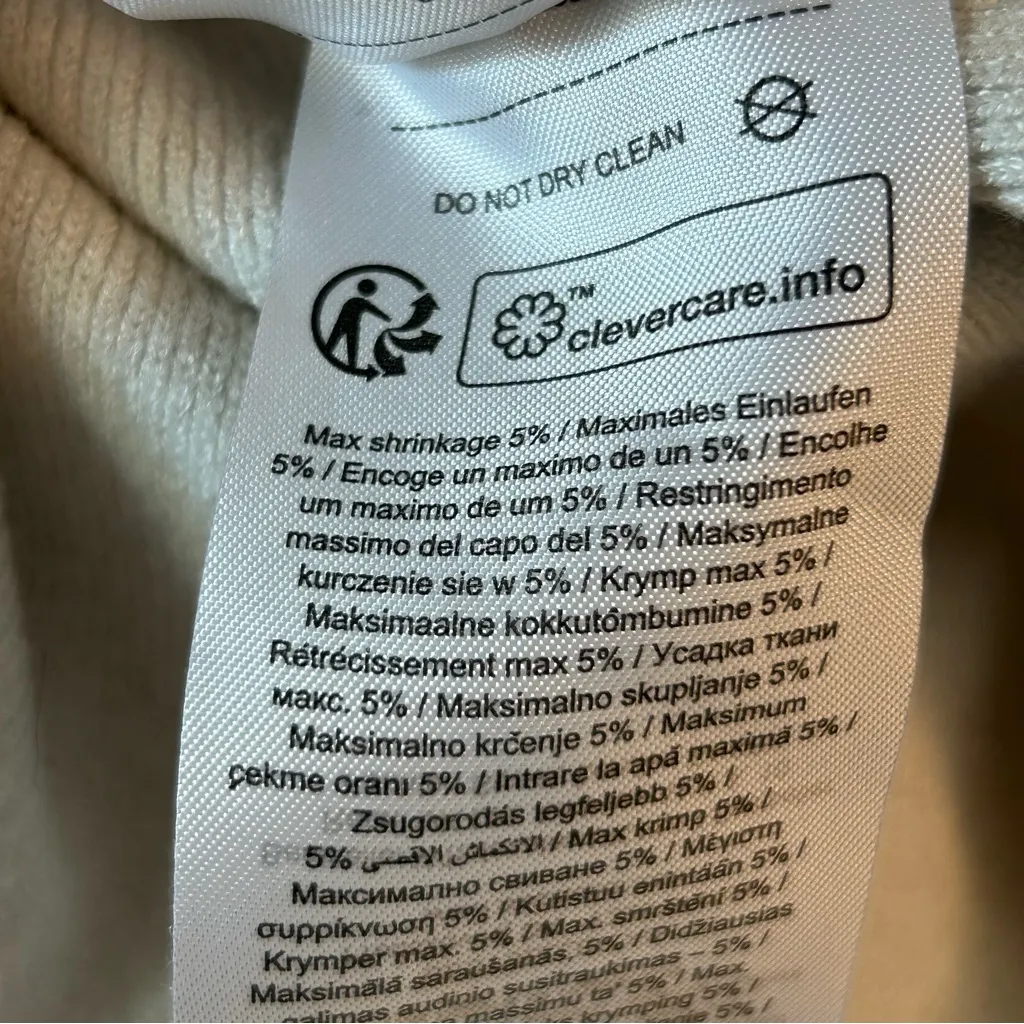 VERO MODA Women’s  Soft Cream long sleeve Turtleneck Sweater size Medium - Image 8