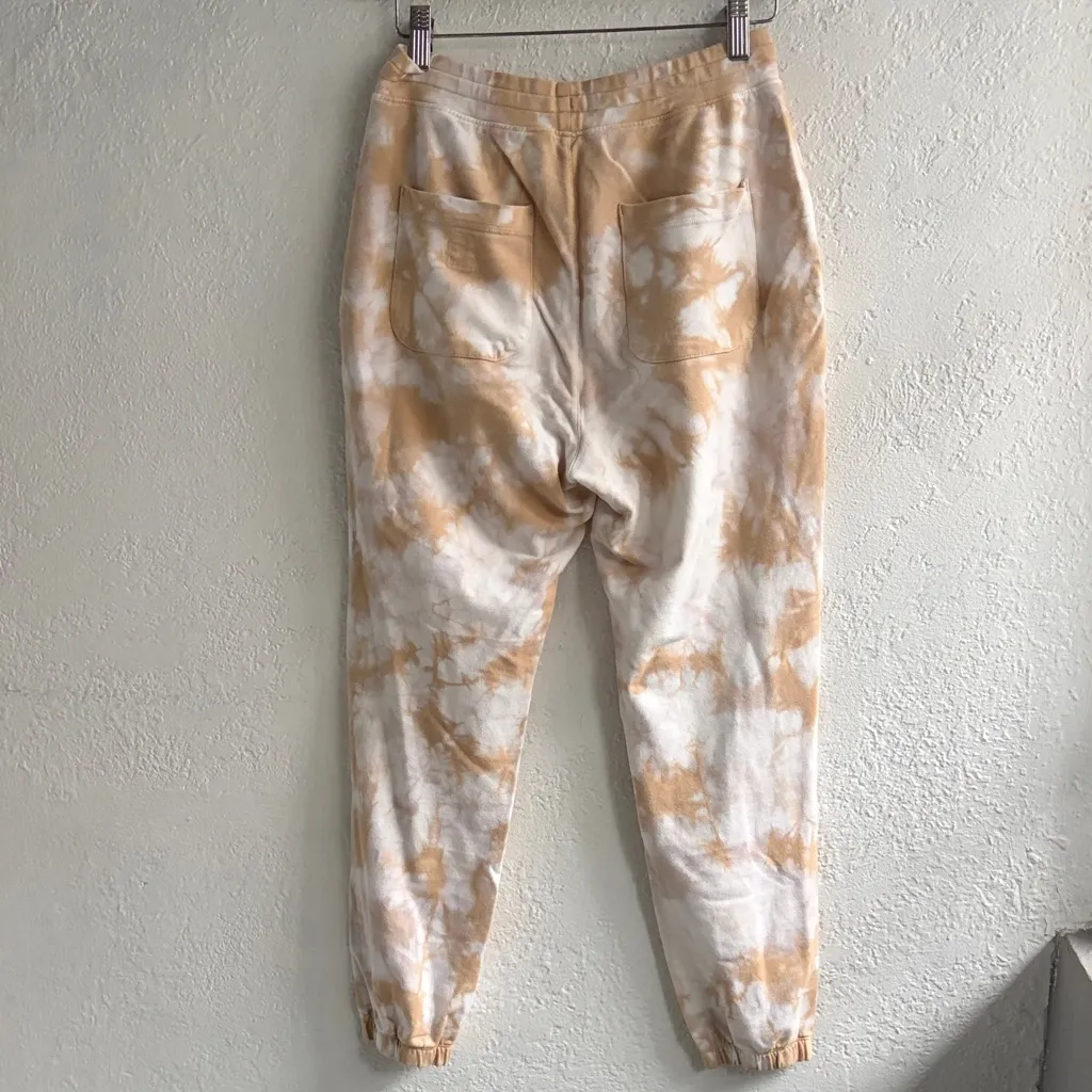 Vuori Women’s Tie-Dye Jogger Pants - Tan and White - Image 3