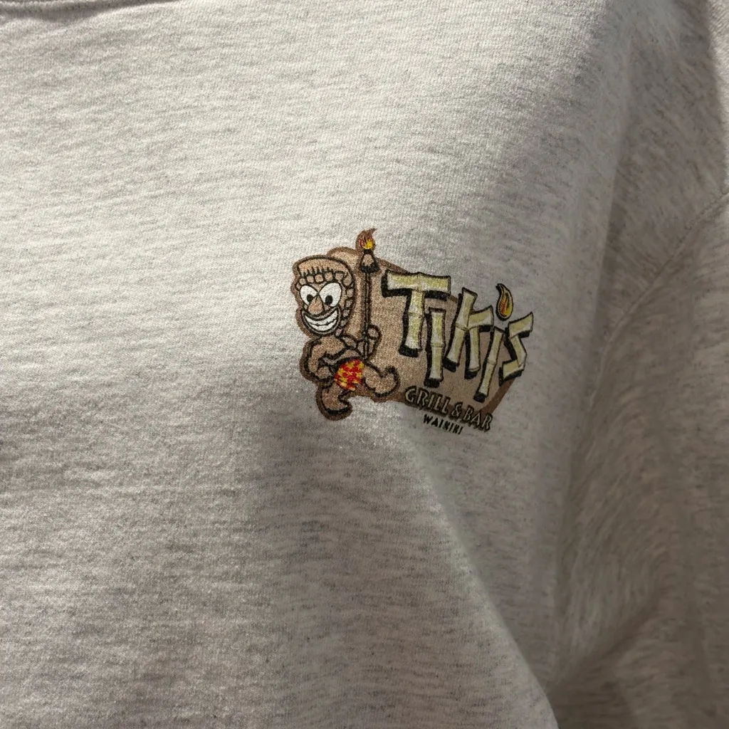 Gray vintage crewneck Tiki's Grill & Bar Sweatshirt Small - Image 4
