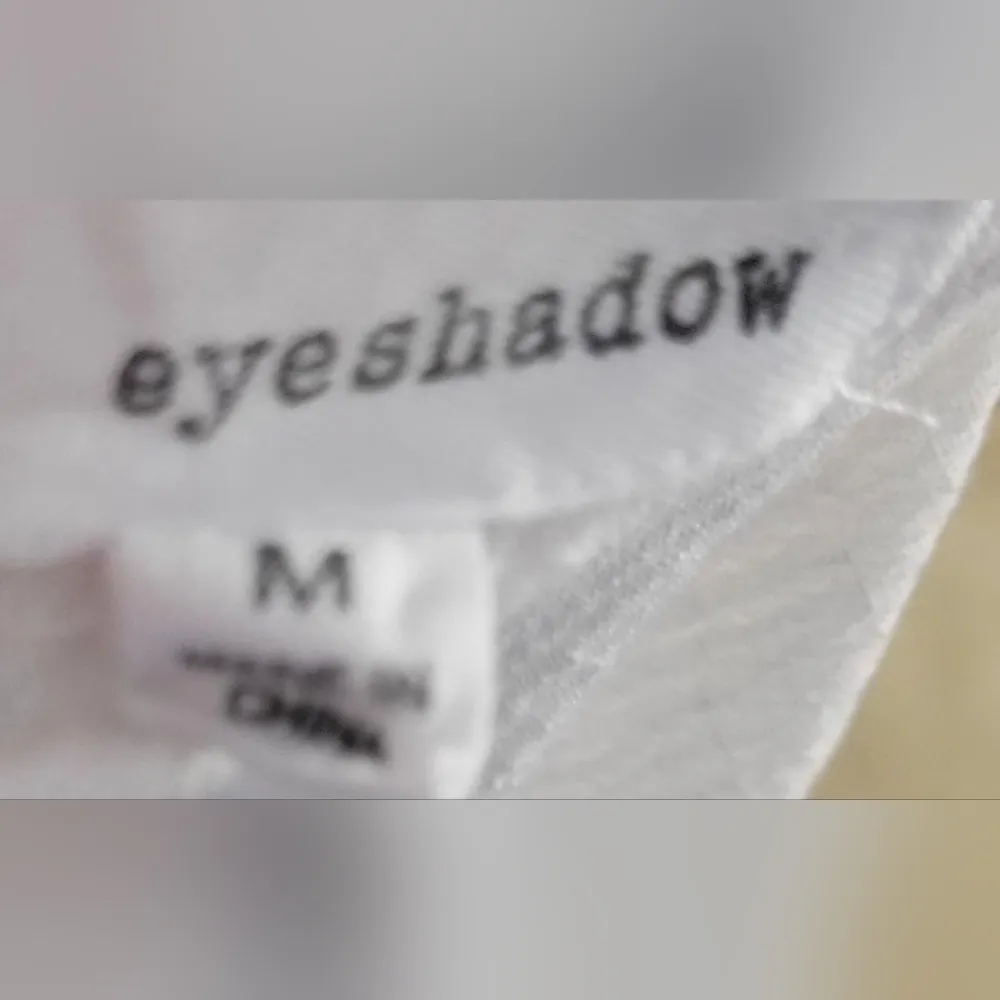 Eyeshadow short sleeve button-up crop top size medium - Image 6