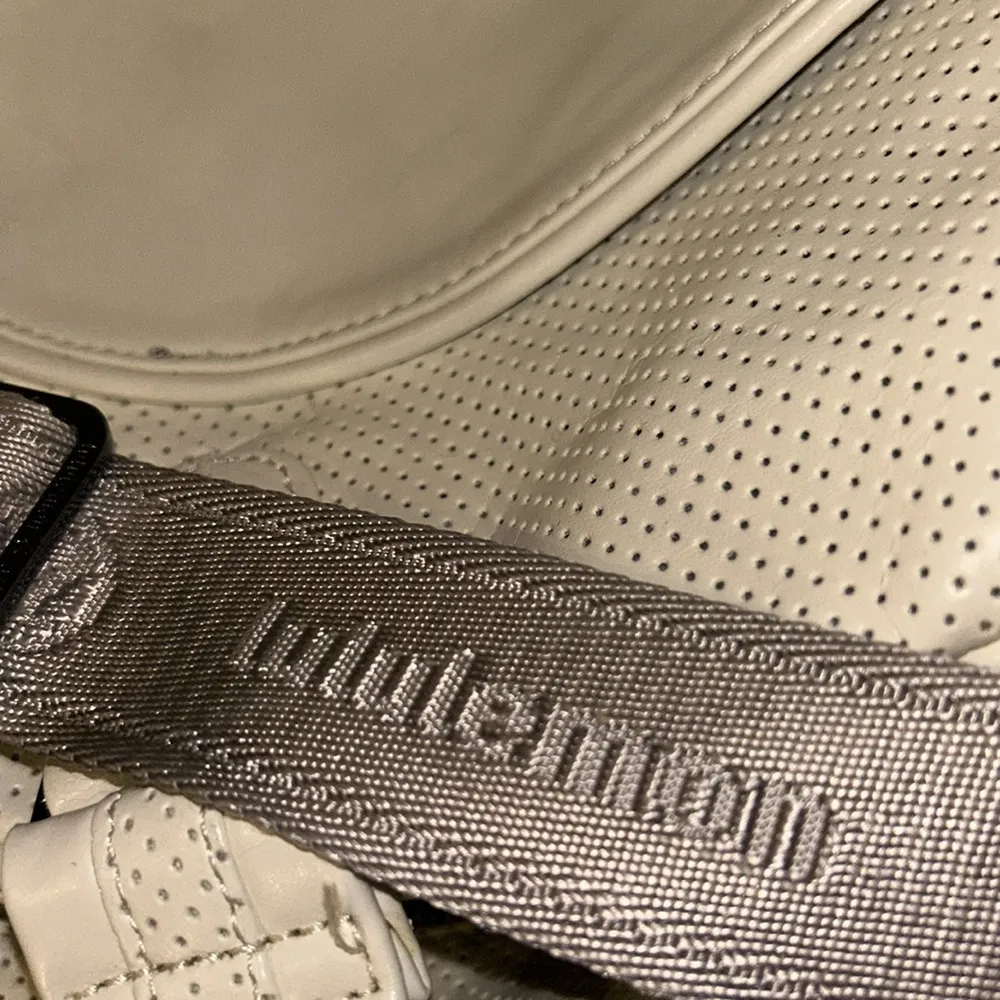 Lululemon Athletica Retro Groove Duffel Bag - Image 12