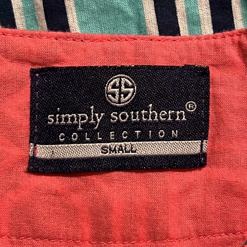 Simply Southern Collection small women's 3/4 sleeve blouse blue, pink geometric - Image 8