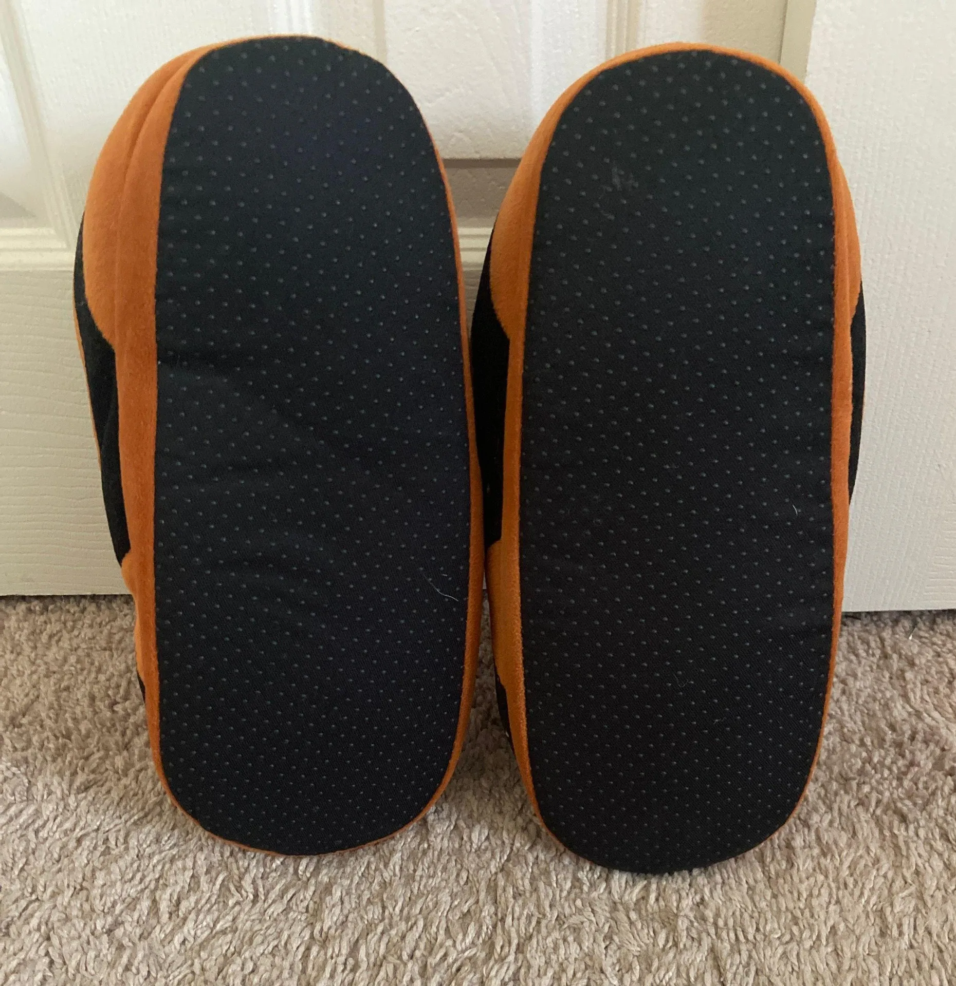 Longhorn Slippers Orange Size 8 - Image 4