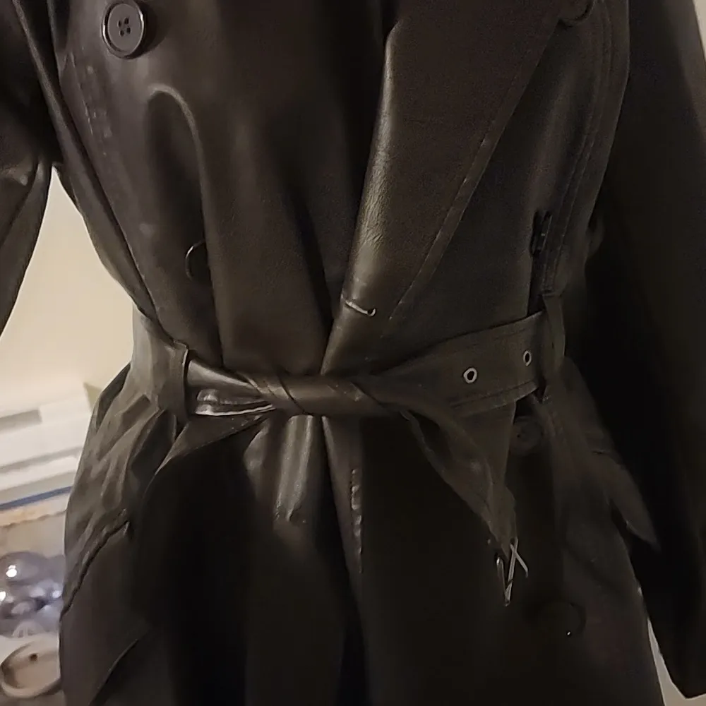 MAX STUDIOS FAUX LEATHER BROWN LONG DOUBLE BREASTED BELTED TRENCH COAT SIZE M - Image 5