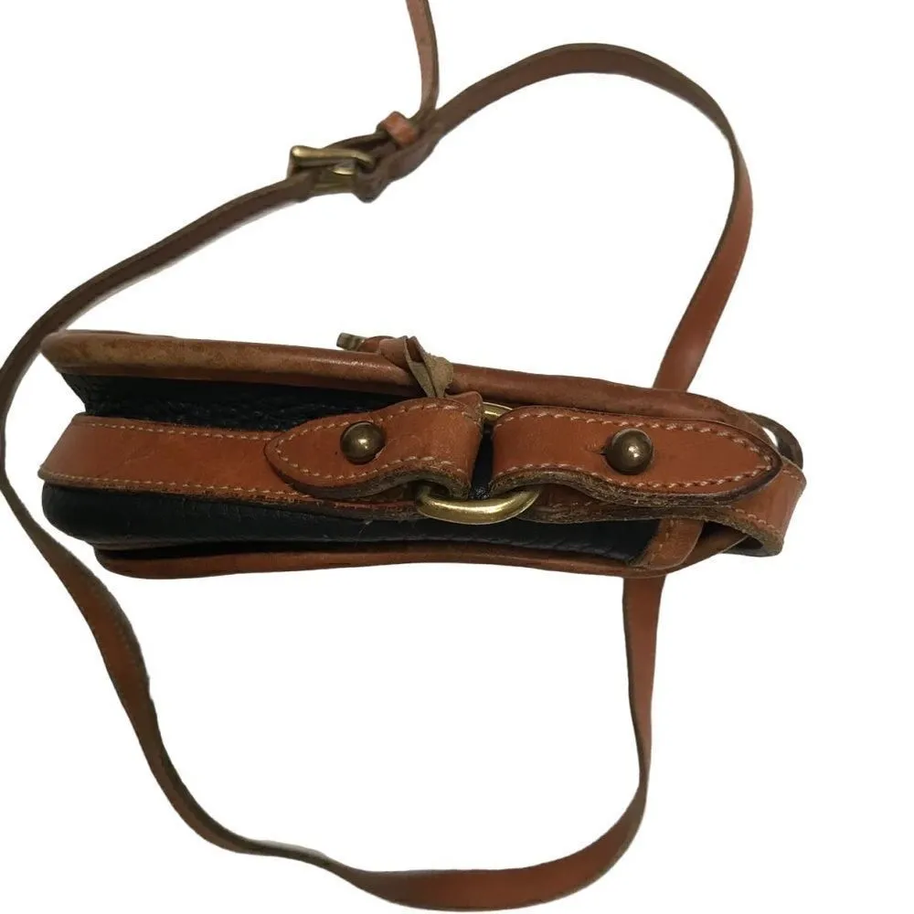 Dooney & Bourke vintage AWL pebbled leather Over Under Mable crossbody bag/purse - Image 9