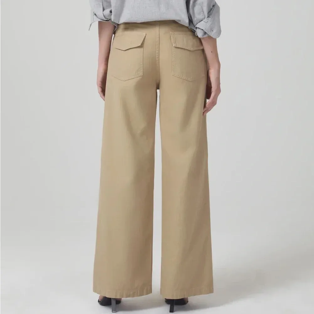 Citizens of Humanity Paloma Utility Trouser in Khaki Classic - Image 2