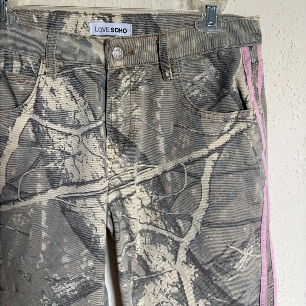 Love SoHo Camo Jeans Pink Size undefined - Image 2