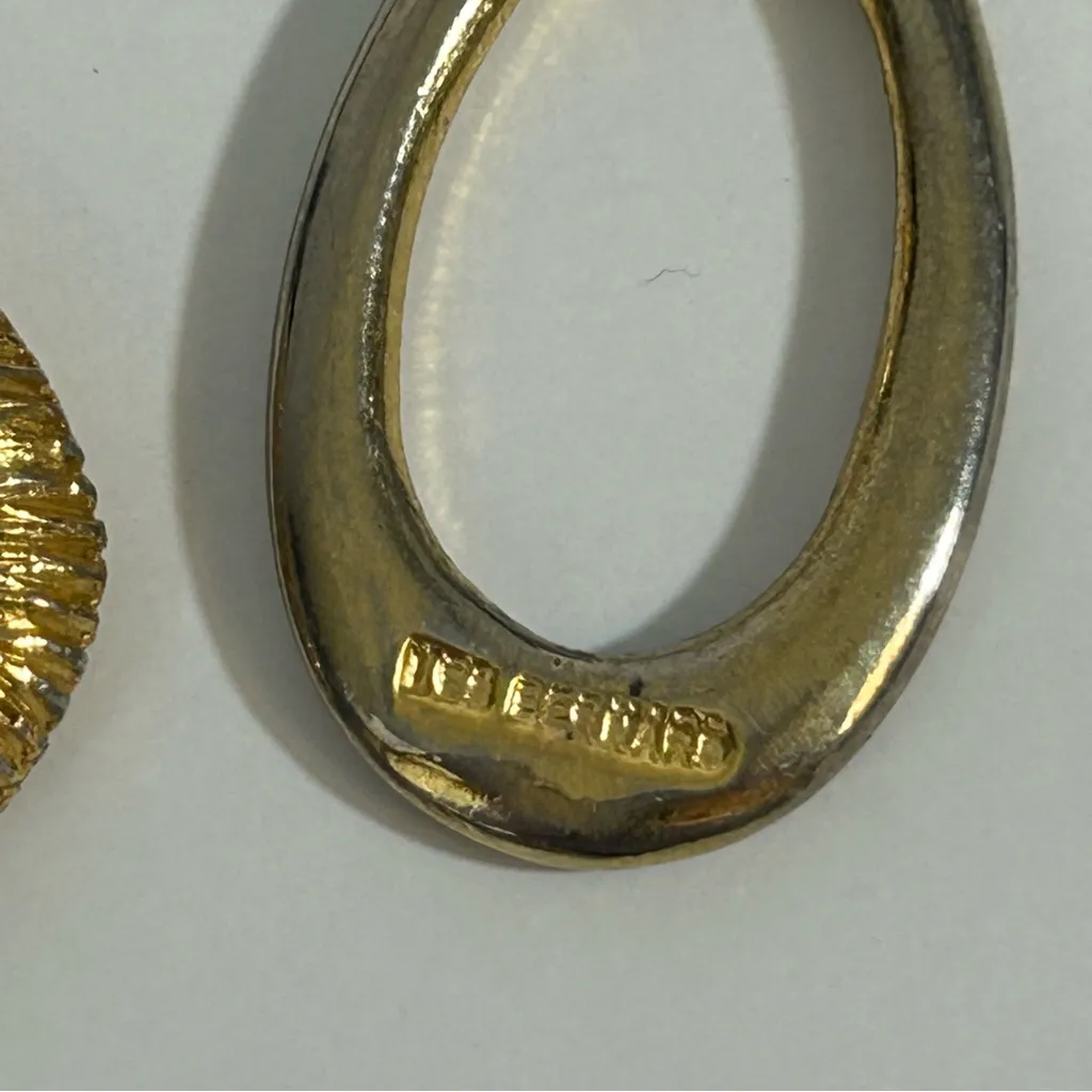 Les Bernard Vintage Black Glass Bead Horse Clasp Necklace Gold - Image 4