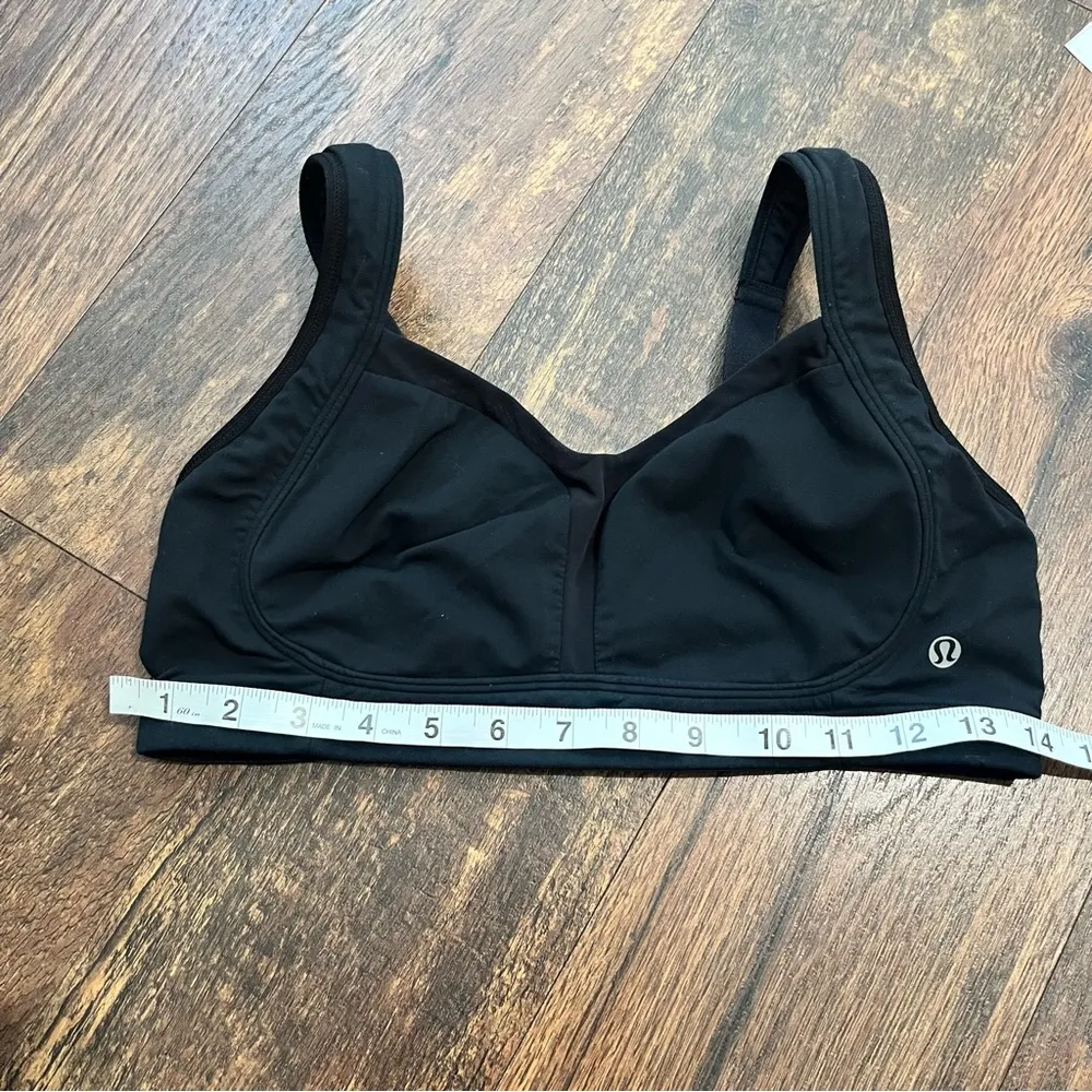 Lululemon Ta Ta Tamer Sports Bra Size 32C Dark Gray /Black - Image 2