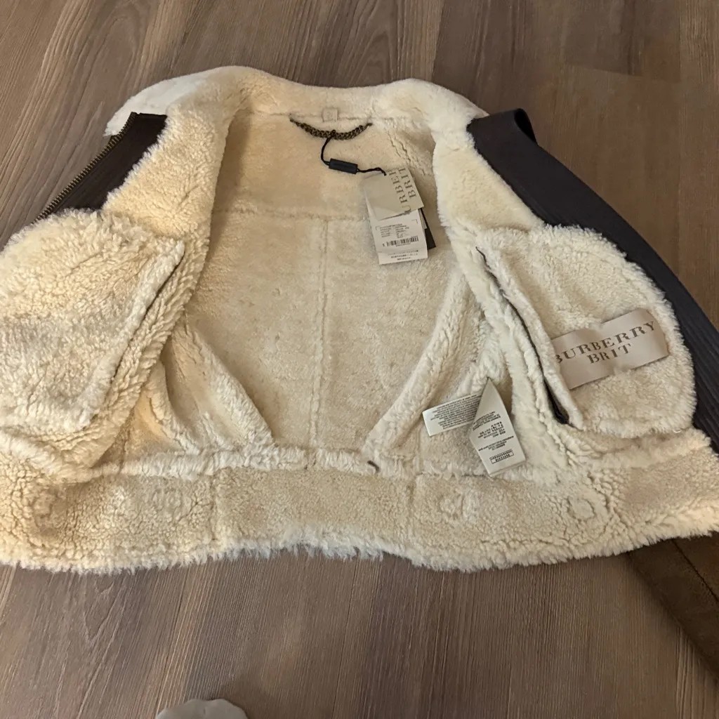 NWT BURBERRY Brit Dark Malt Lambskin Suede And Shearling Duxford Bomber Jacket - Image 6