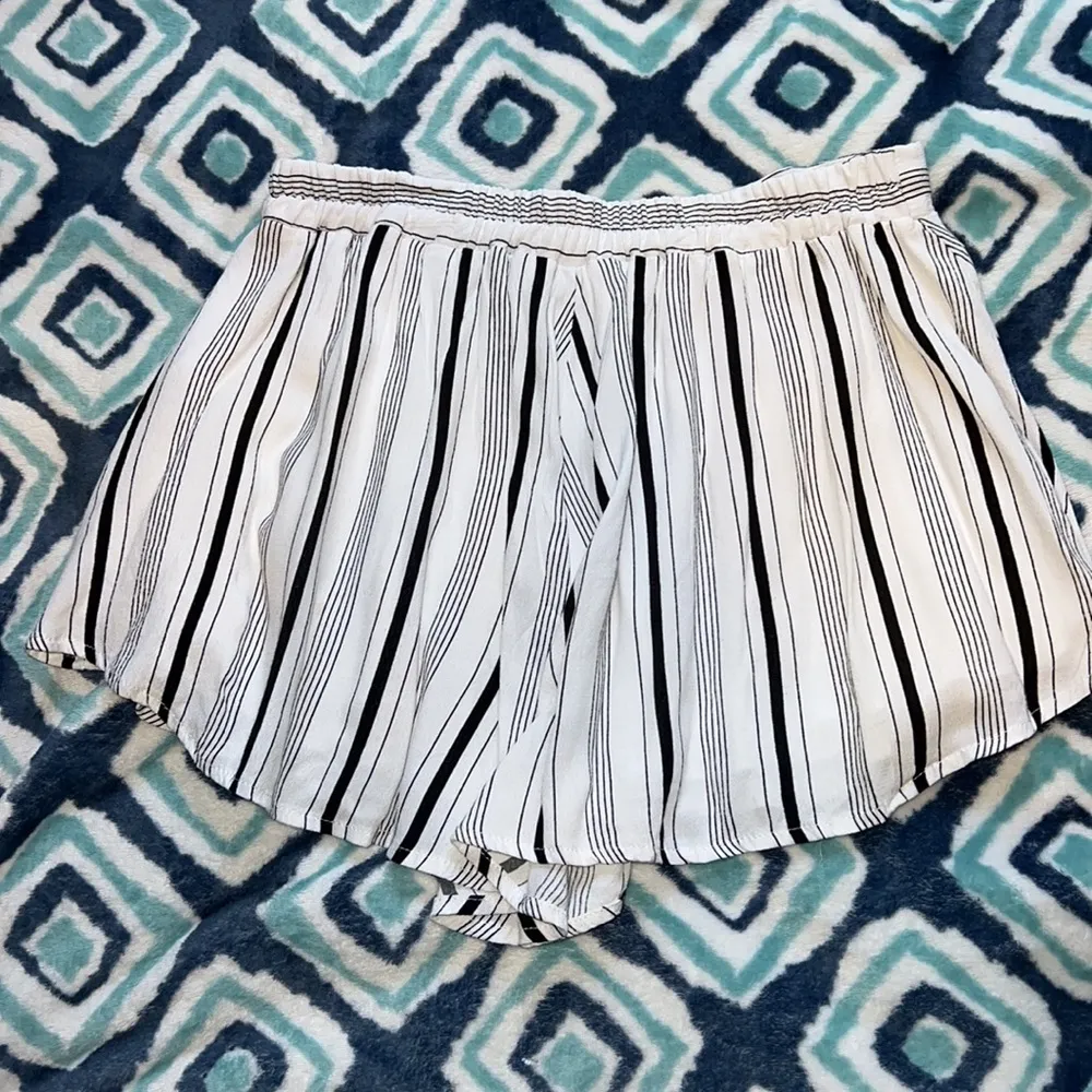 Lulus Exclusive the Showcase White Stripe Strapless Top with Shorts - Image 6