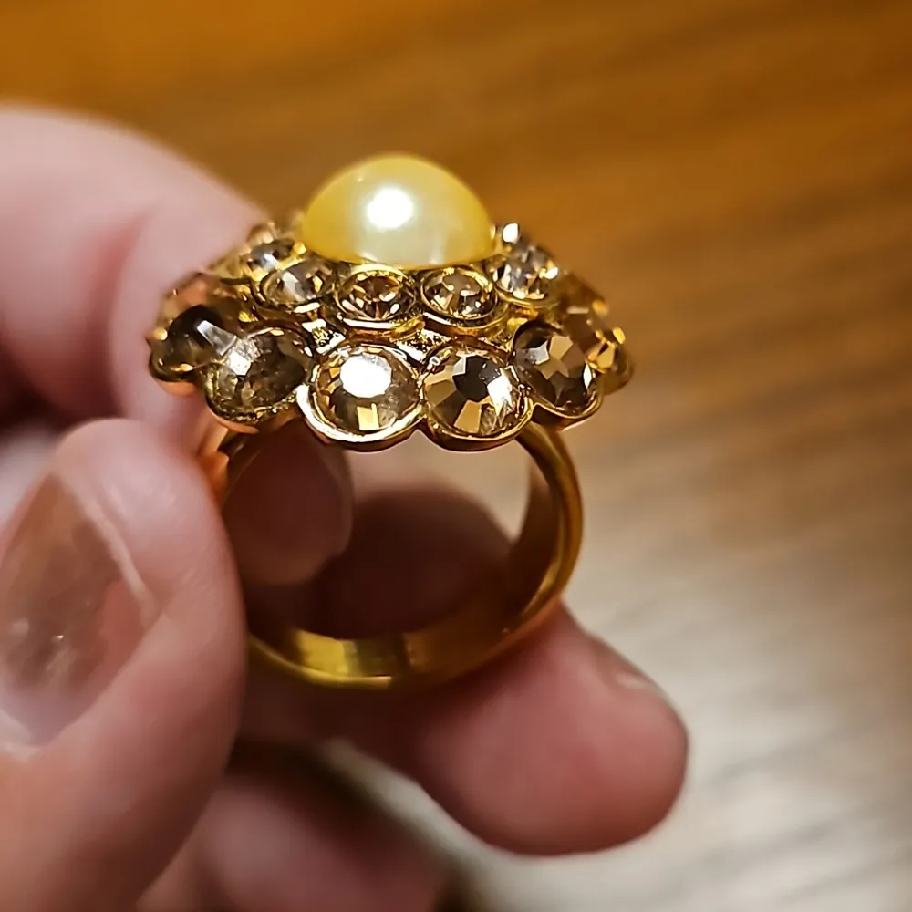 💕ST. JOHN💕 Statement Cocktail Ring ~ Imitation Pearl Gold Jewels 8 NWOT - Image 11