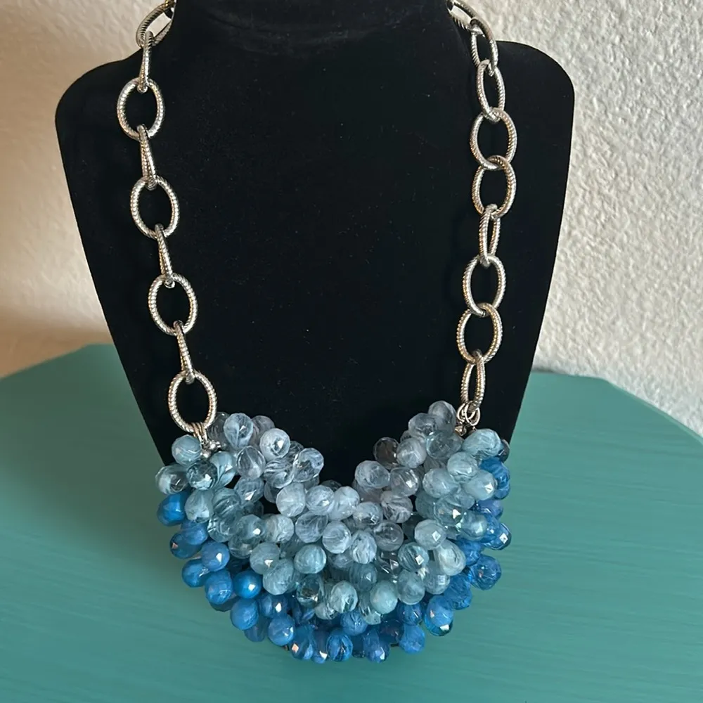 Faceted Ocean Blues Statement Necklace on Silver Tone Oval Link Chain - Image 6