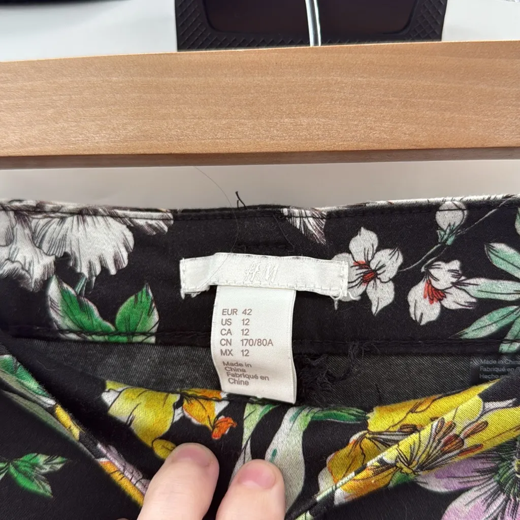 H&M‎ Black Floral Pants - Image 2