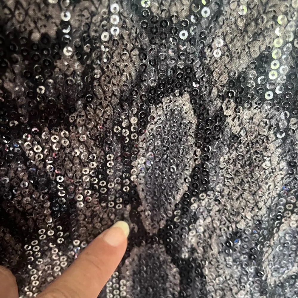 HAANI Sleeveless All Over Sequin Womens Top Sz 1X Black Reptile Gray Whimsigoth - Image 9