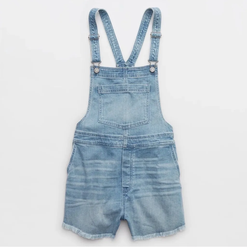 NWT Aerie Shortalls Short Overalls in Light Wash with Distressed Hem Women’s XS - Image 2