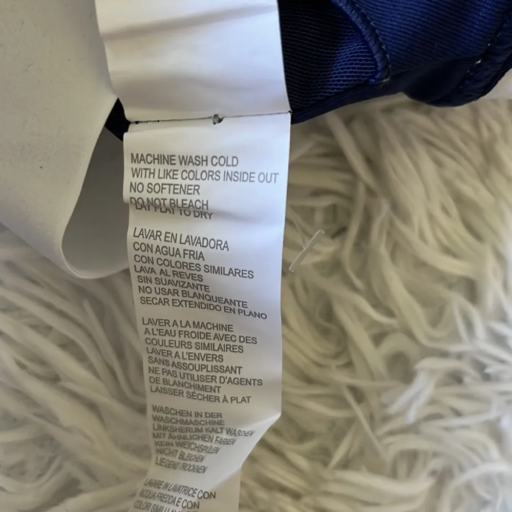 FABLETICS ALL DAY EVERY DAY BRA IN COLLEGIATE NAVY/CLASSIC WHITE SIZE SMALL - Image 12