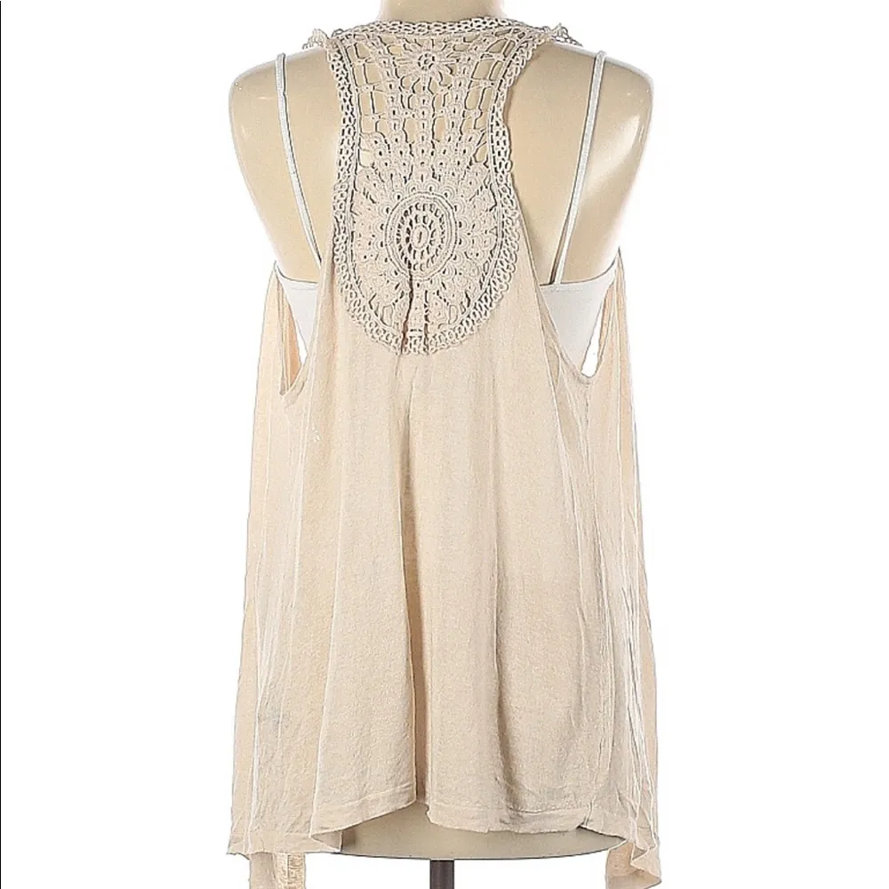 August Silk Sleeveless Cardigan Size Medium - Image 2