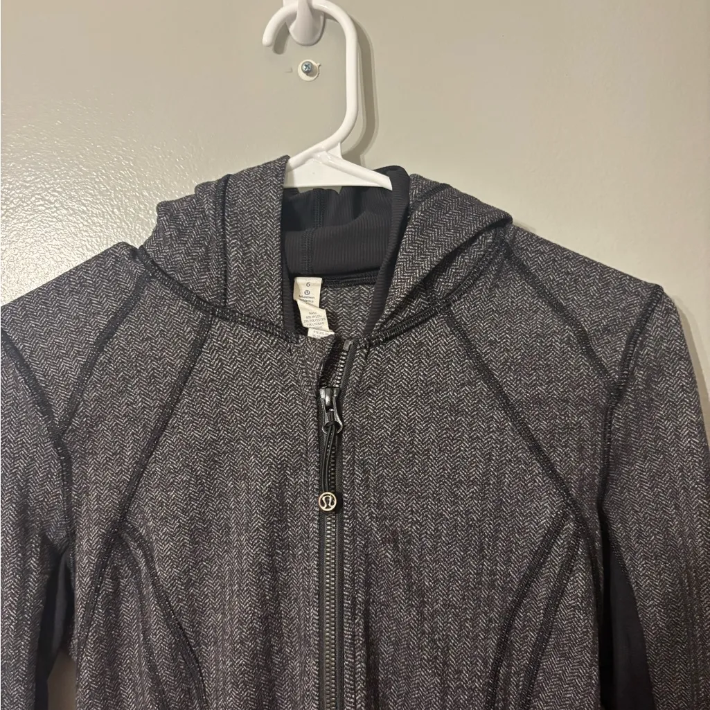 Lululemon Daily Practice Jacket full zip Hooded size 6 - Image 3