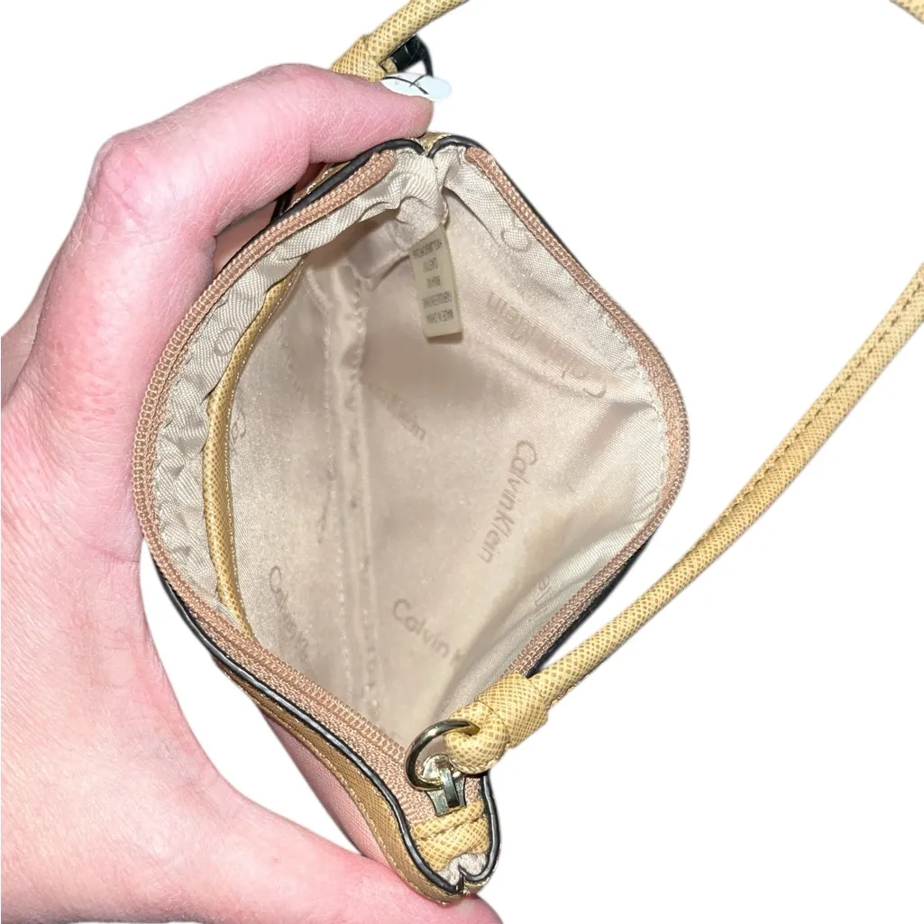 Calvin Klein Coral Ombre Wristlet With Zip Top and Interior Slip Pocket. - Image 9