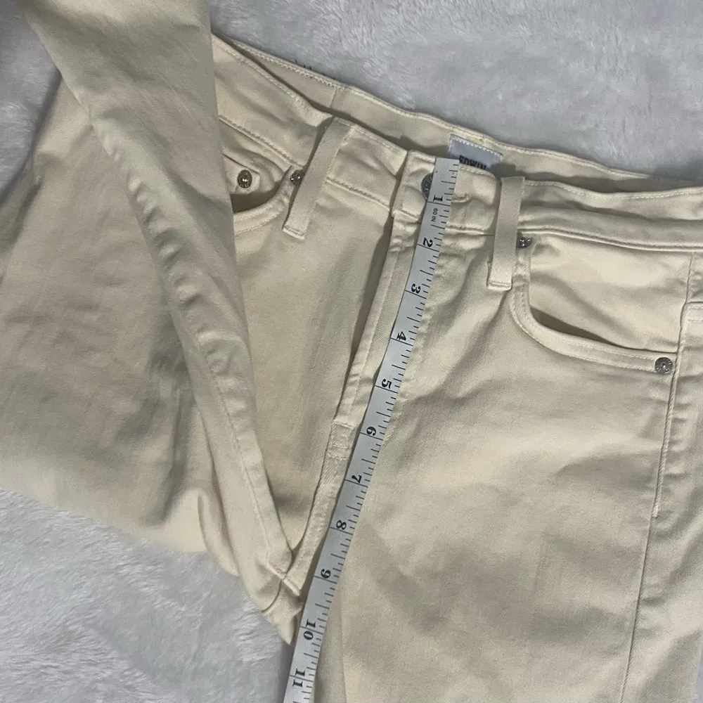 Cream Cropped Straight Leg Jeans - Image 15