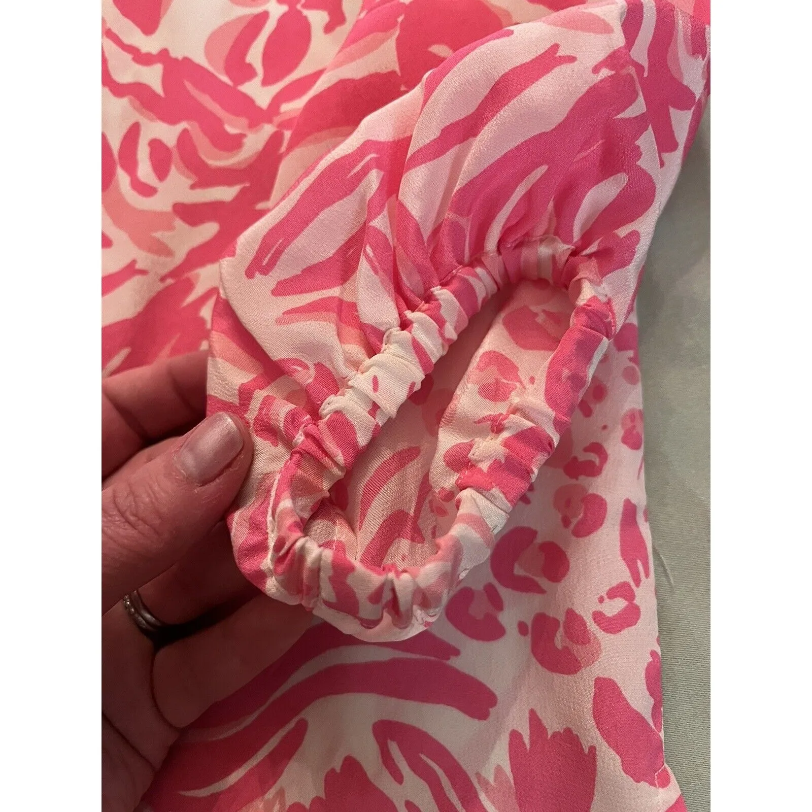 Lilly Pulitzer Blouse Womens Small Pink Floral Get Spotted Lion All Over Print - Image 3