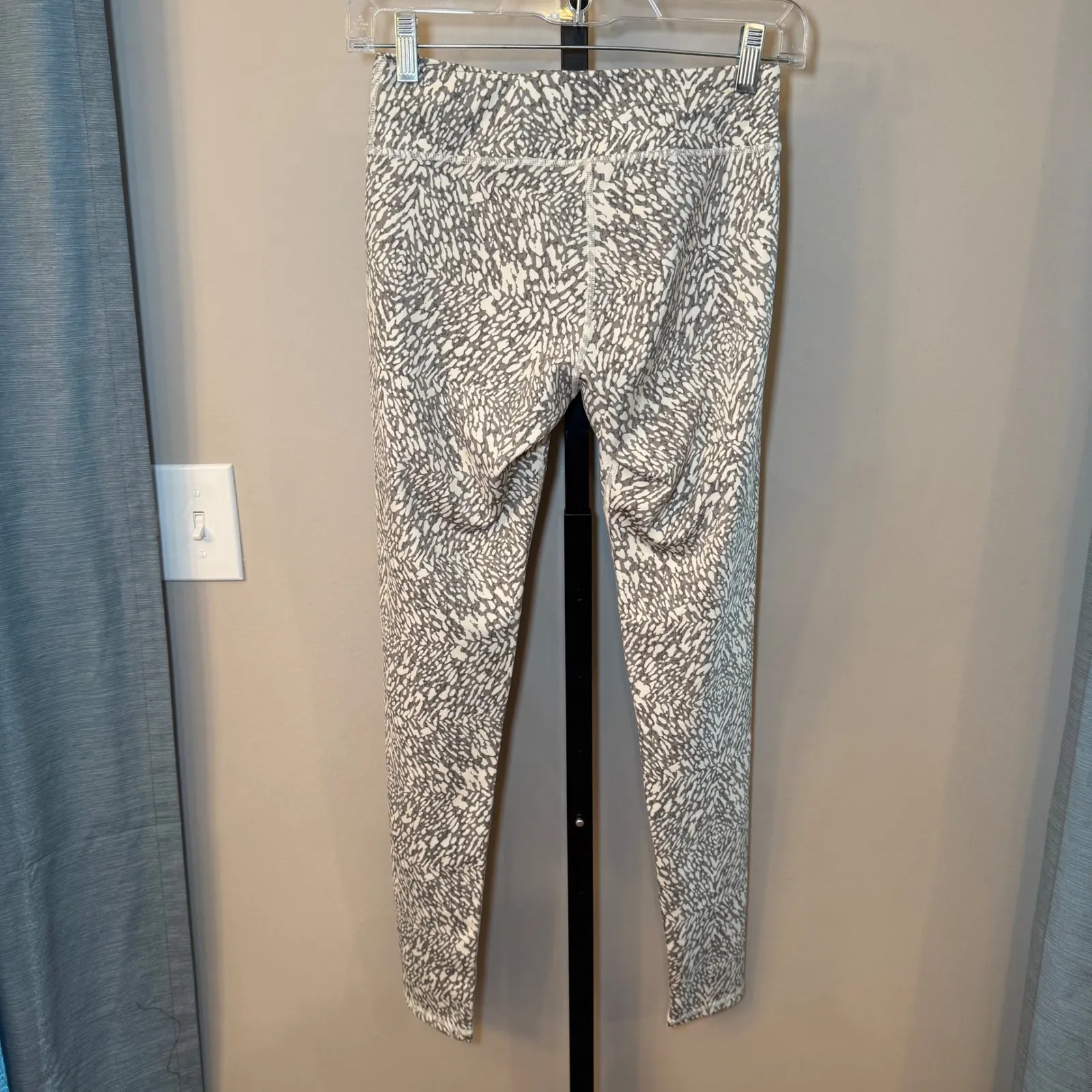 J McLaughlin Libby Leggings Grey Cream Catalina Beatriz‎ Spot Size XS - Image 4