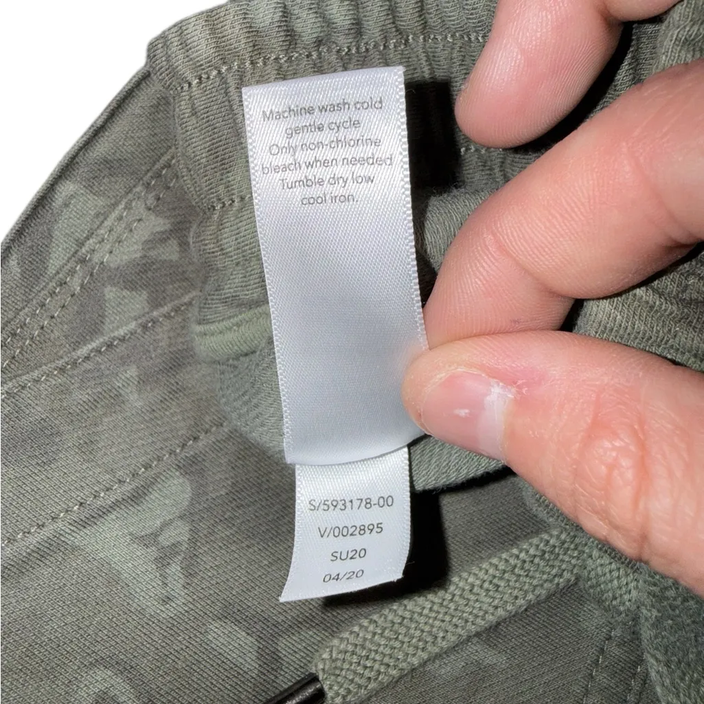 Athleta Farallon Camo Pant - Size 4 - Image 8