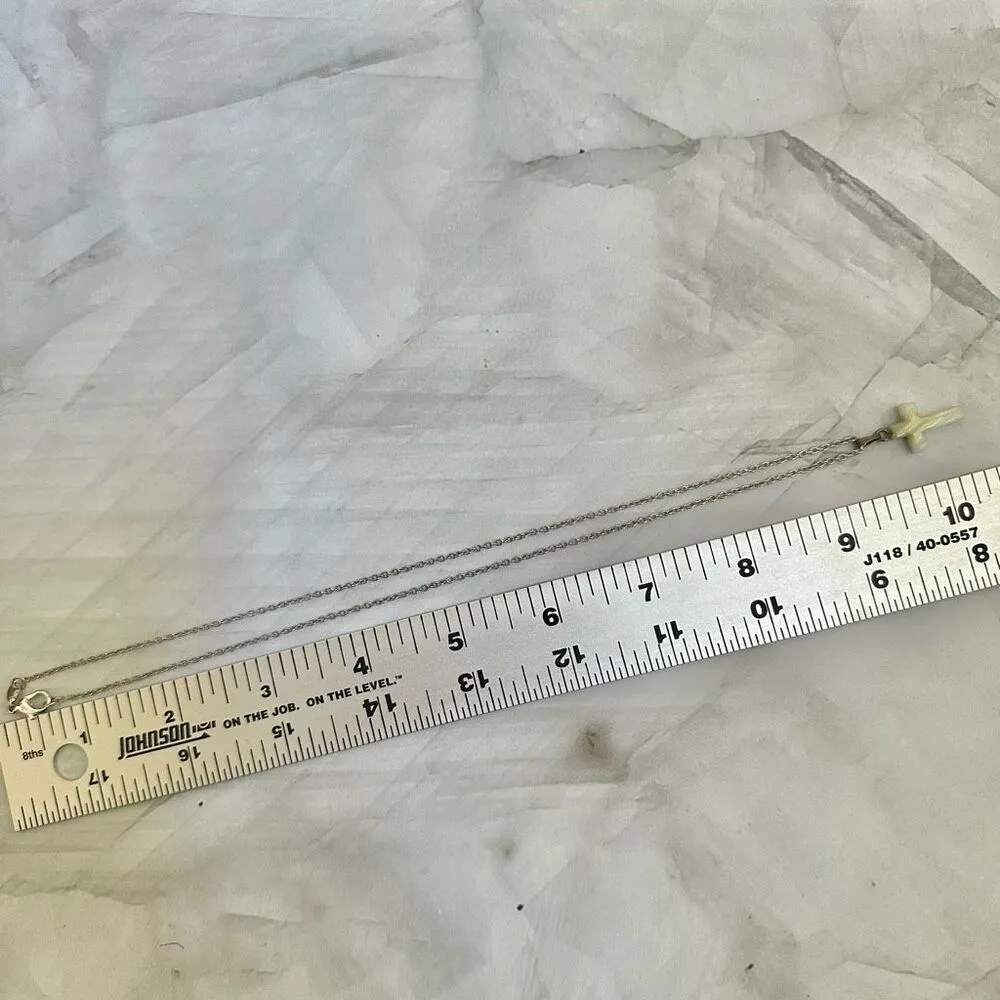 Light green cross pendant necklace - Image 8