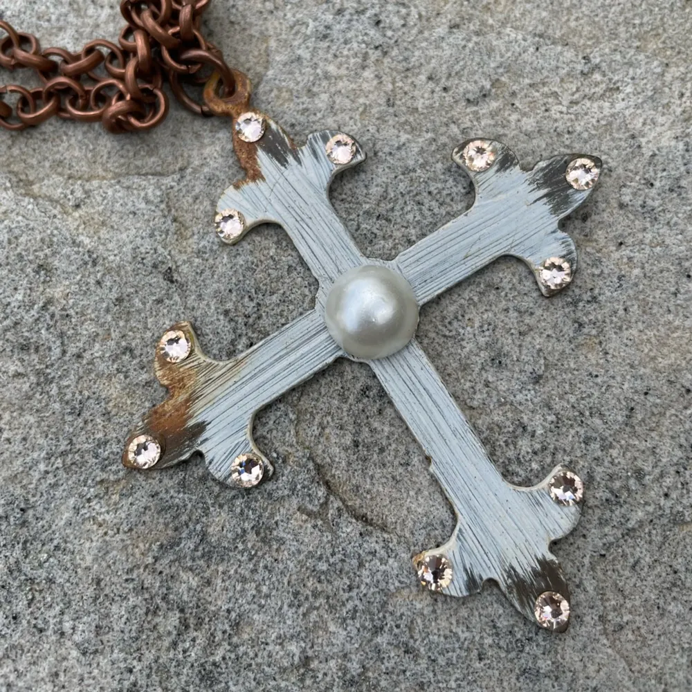 Metal cross on copper link chain. Glazed cream with Pearl in center of cross - Image 7