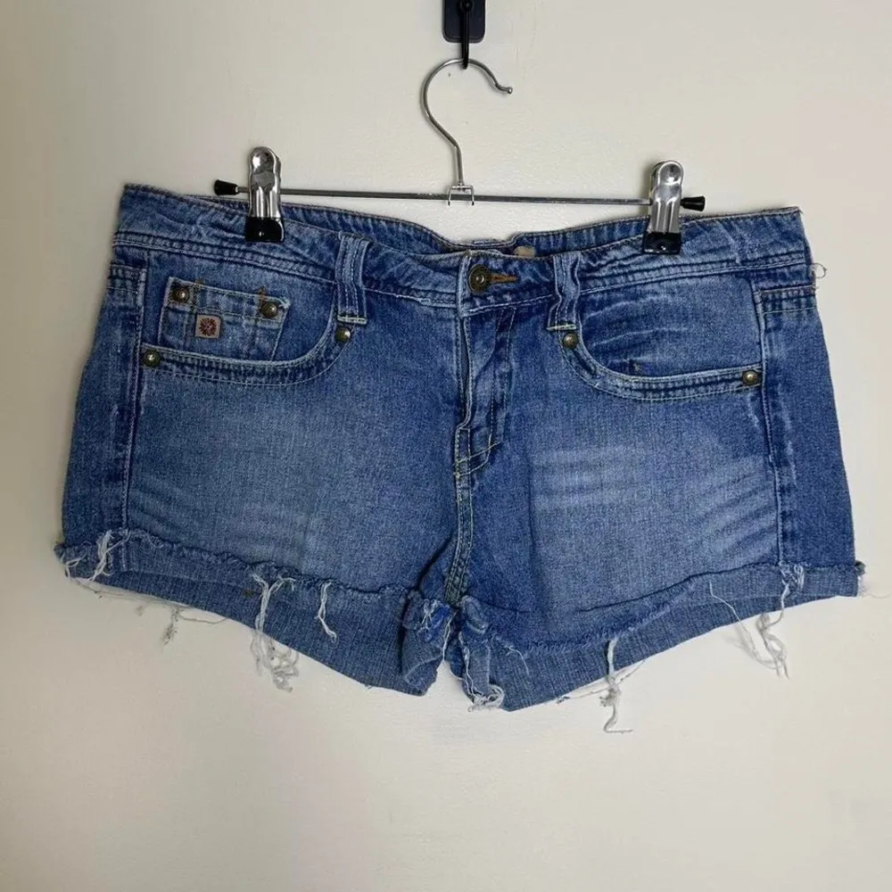 Blue denim micro mini shorts with frayed hem - Image 5