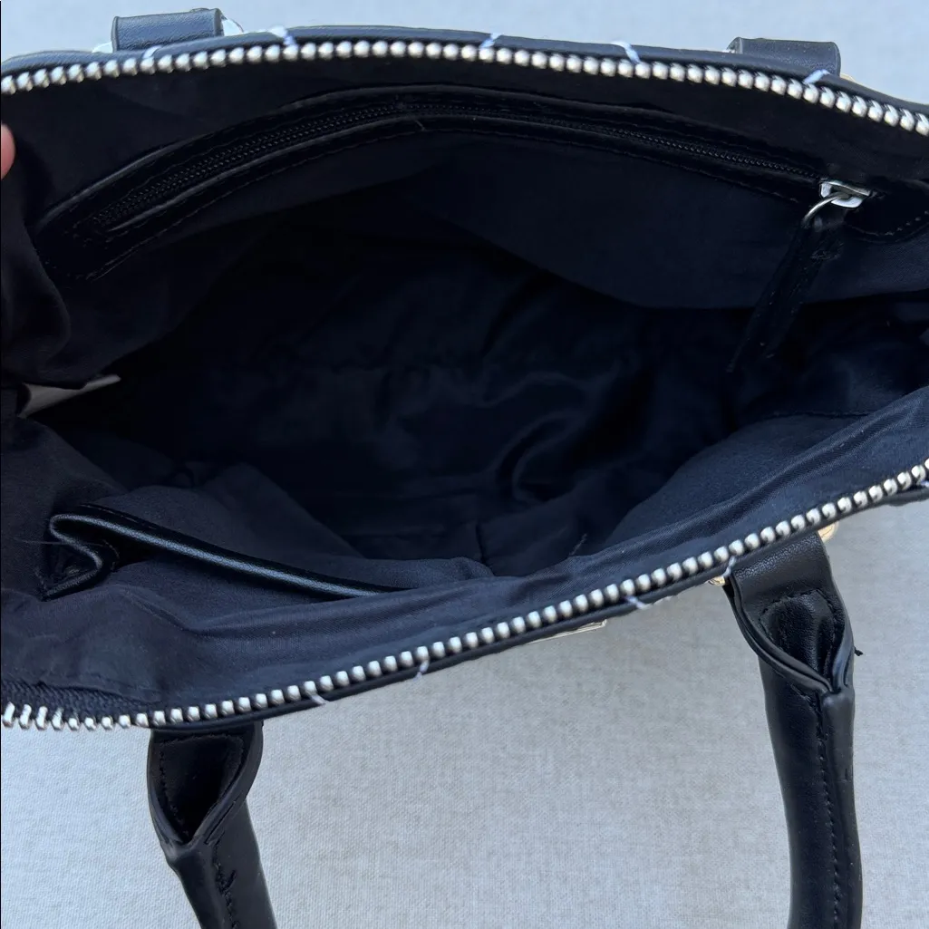 Steve Madden Black & White Satchel purse - Image 5